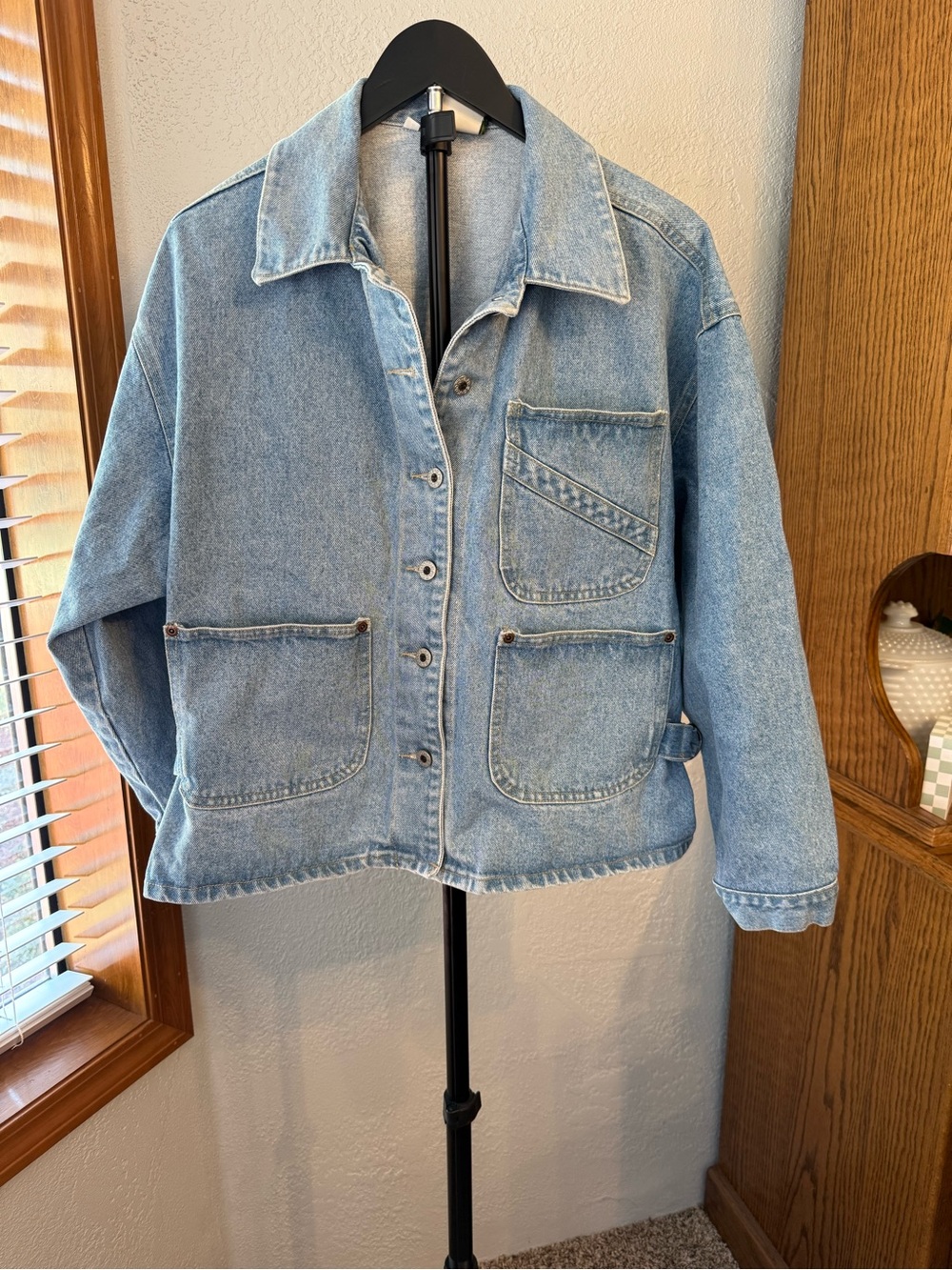 Grass Roots vintage women’s unique light blue Denim Jacket. Made in USA. Size L